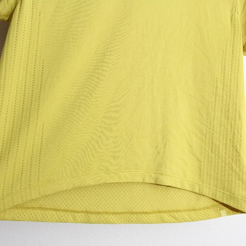 Lululemon Train to Be Short Sleeve Shirt Soleil / Soleil Yellow Silverescent 6